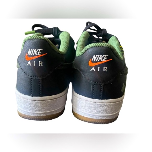 NIKE AIR FORCE 1 GS LOW BLACK / GREEN / MULTICOLOR Youth Size 7Y DV2204 001 - Picture 5 of 10